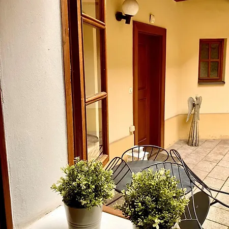 Romantic Near Charles Bridge Apartamento